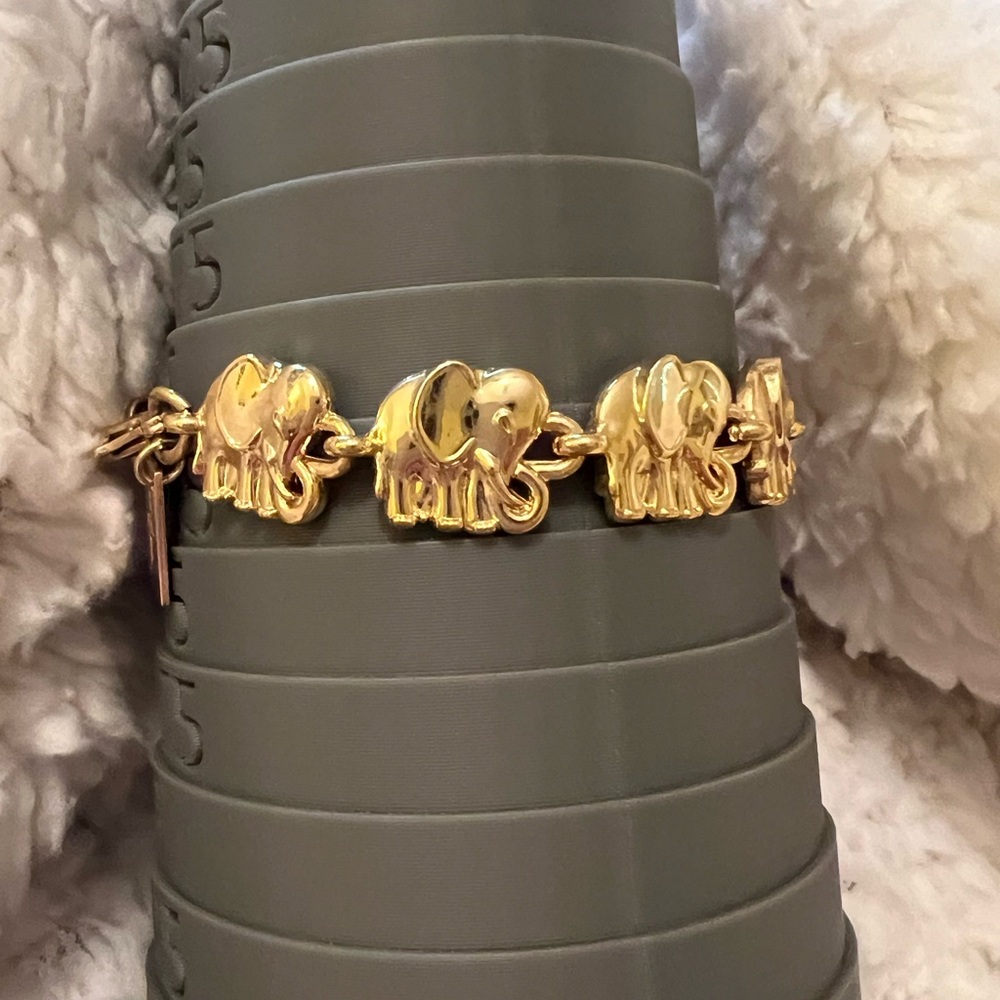 Lilly Pulitzer Gold Sculpted Elephant Bracelet EUC - Picture 6 of 7
